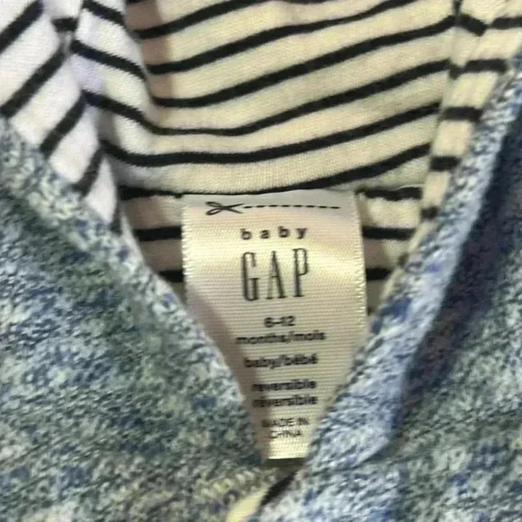 GAP - 3 piece infant outfit. Size 6-12 months - Picture 3 of 12